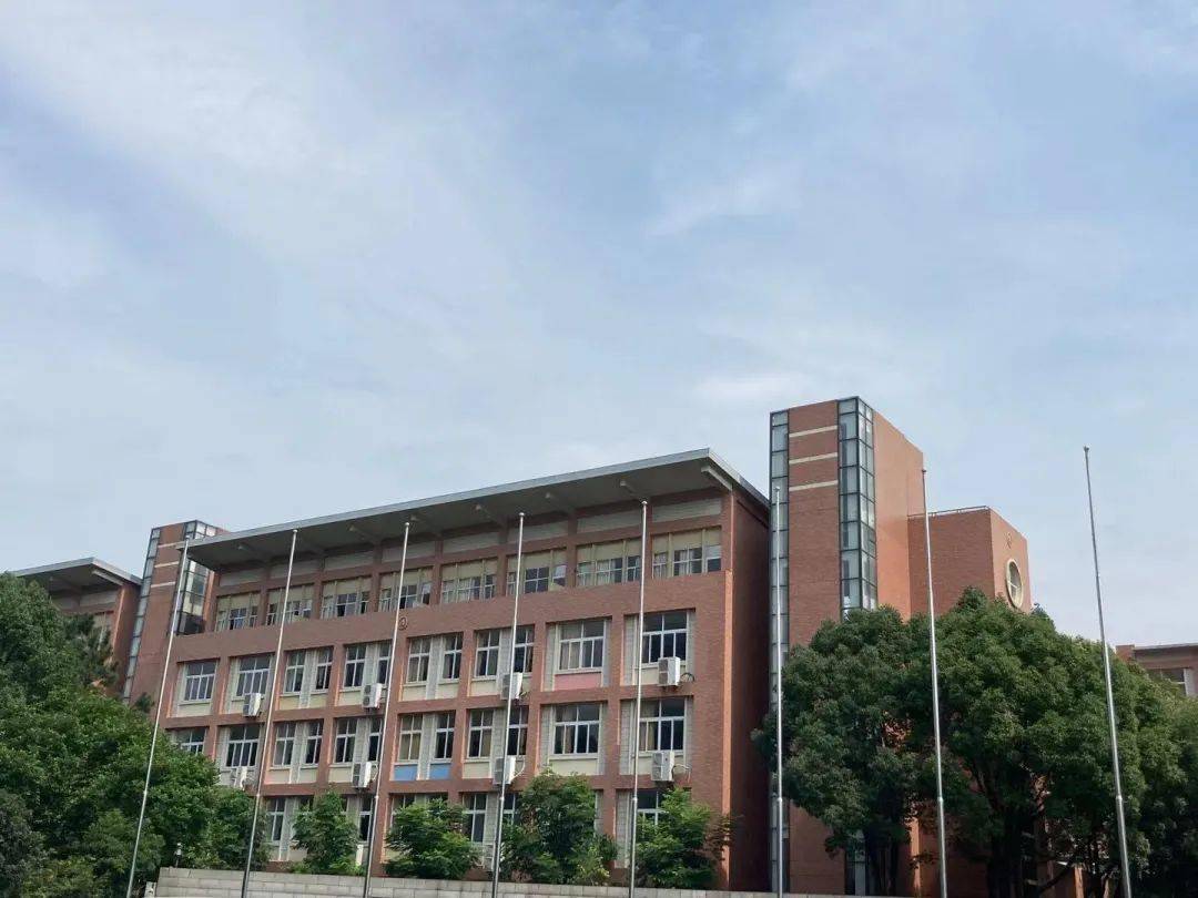 感恩母校行10走进宁波市龙赛中学