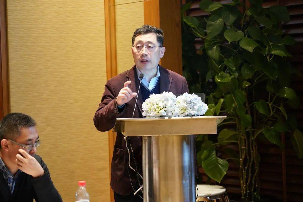 梁裕扬副处长代表自然资源部科技司致辞,李铁刚所长为新一届学术委员