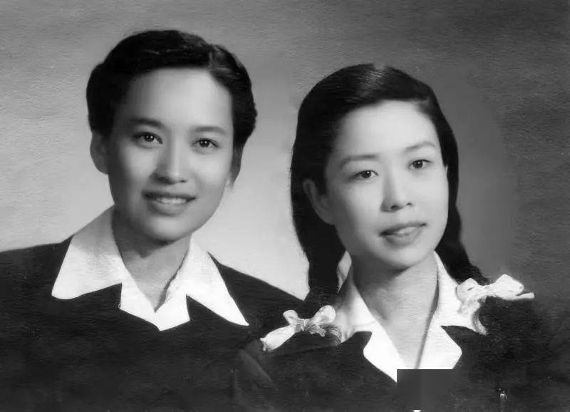 70年前,伴随上海解放钟声,两位出生成长于上海,20挂零的年轻人,组建了