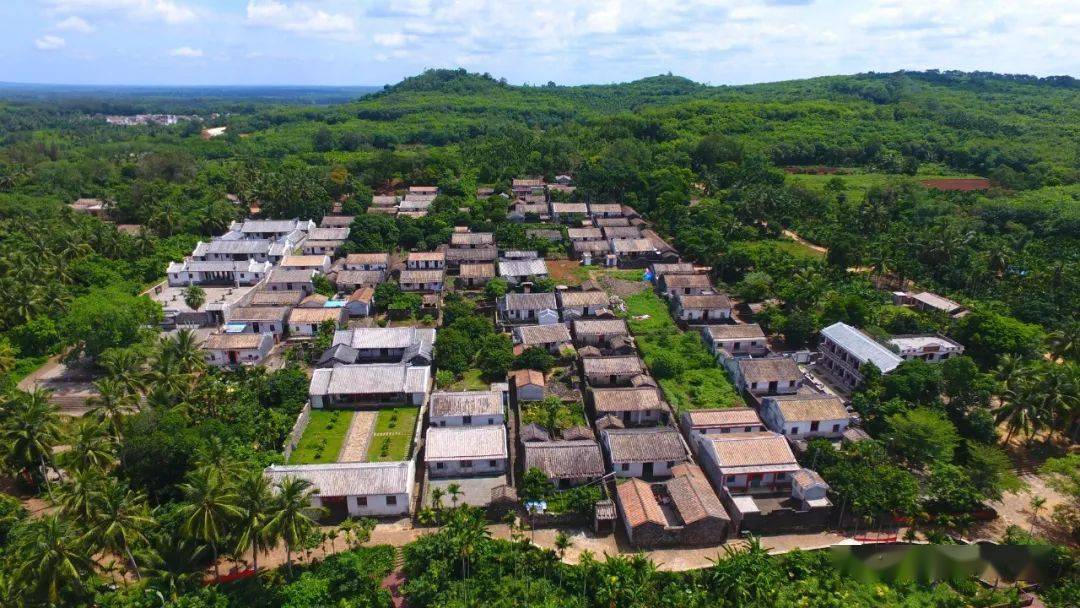 定安龙湖镇高林村,始建于清代乾隆十二年(1747),迁自琼山县灵山镇坡上