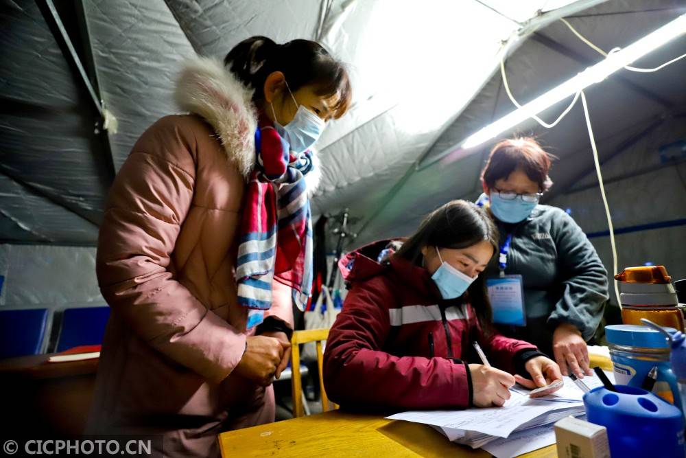 甘肃省有多少人口2021_甘肃省人口密度分布图(3)