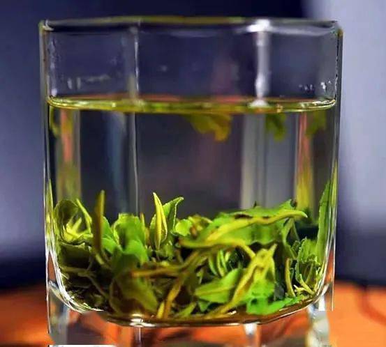 泰山茶可以说是远近闻名 提到泰安特产时必须要讲到它 茶叶是父辈