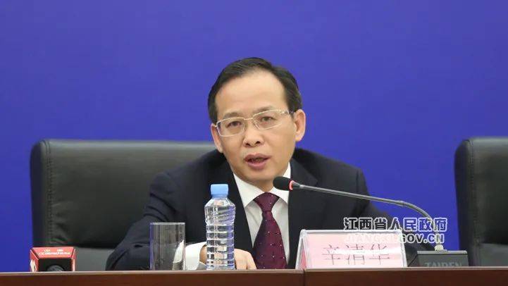 江西日报记者:听了杨厅长的发布,我们感到过去五年江西工业硕果累累