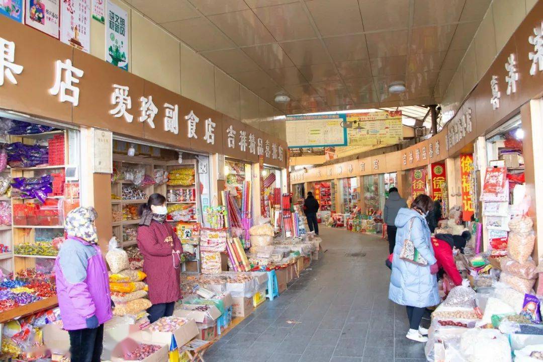 琵琶山大市场,位于琵琶山路和红星路之间,隐于济宁的繁华地段,承载了