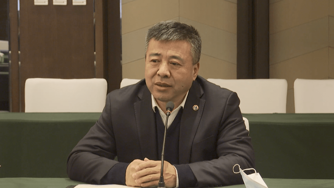 刘天明简要介绍本次股权重组过程,为沁水县旅游业引入鹏飞沁和这样