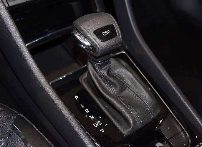 上汽斯柯达邢台盛德汽车城店自动挡汽车为什么r挡在前而d挡在后