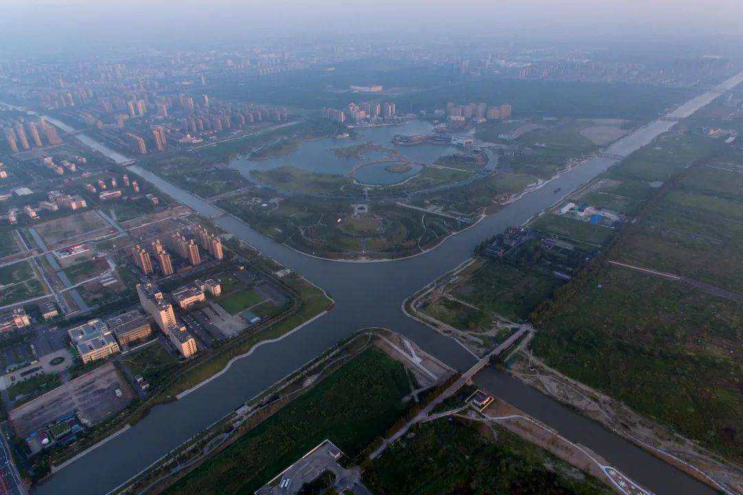 图片说明:十字水街