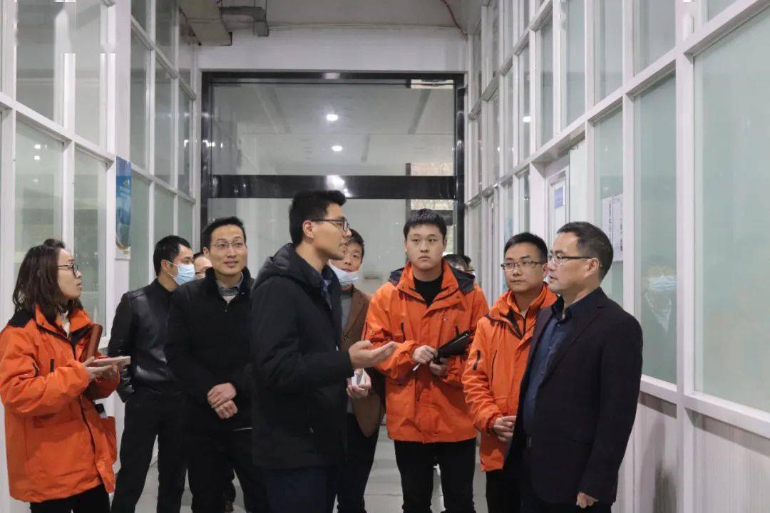 1月22日下午,鲁伟明校长带队,徐建纲副校长,徐柏林