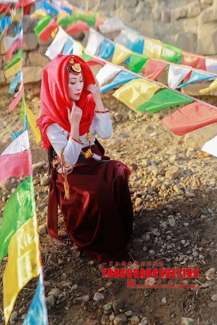 仓央嘉措:一袭袈裟 一缕梵唱