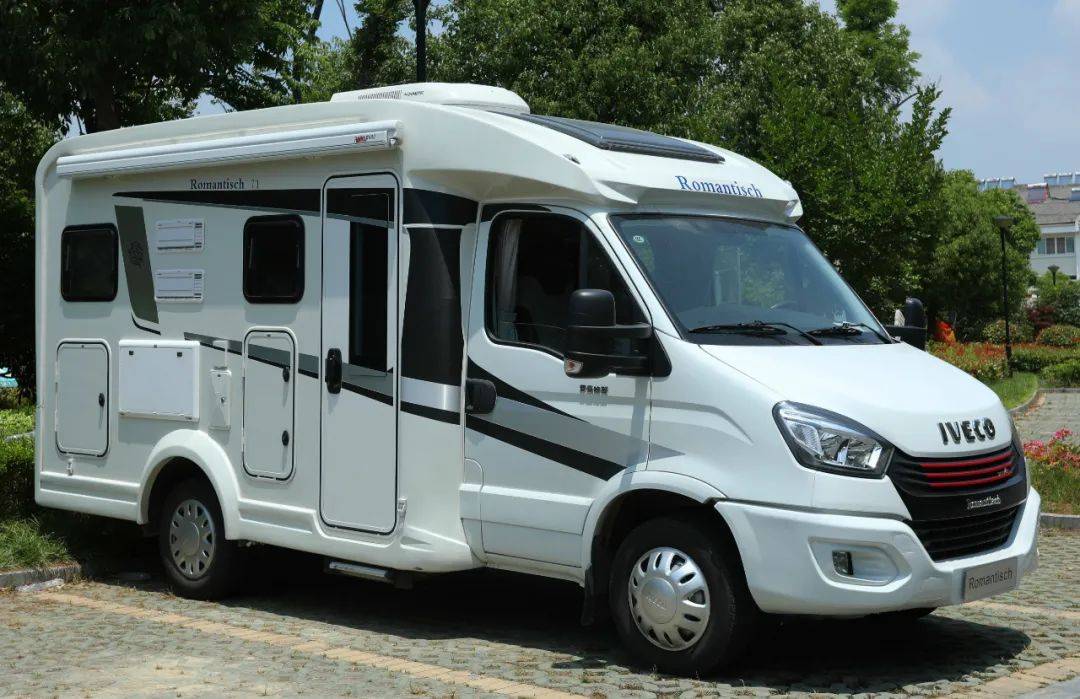 轻奢时尚源自德国设计的欧式房车罗曼特斯t1