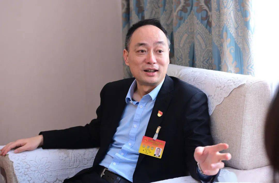 桐乡市委常委,乌镇镇党委书记姜玮说,桐乡作为世界互联网大会永久举办