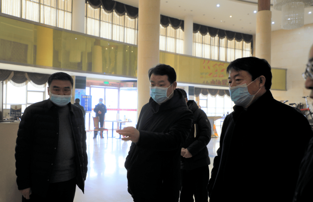 县委书记李行军前往多处隔离点实地调研疫情防控工作_人员