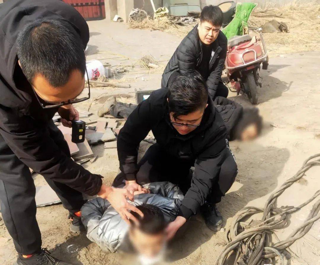 该3人当场被抓现场