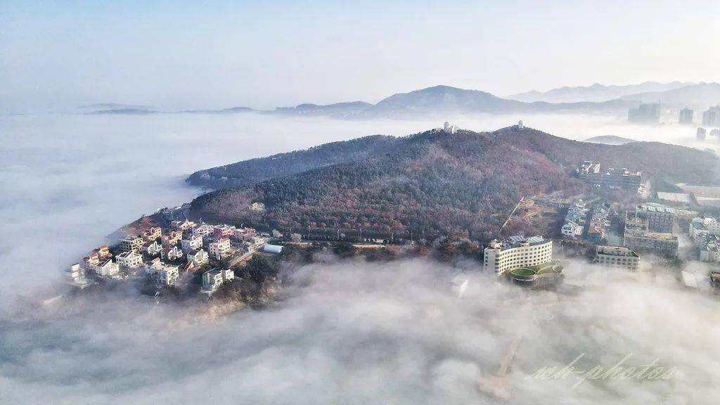 玛珈山下宛若仙境