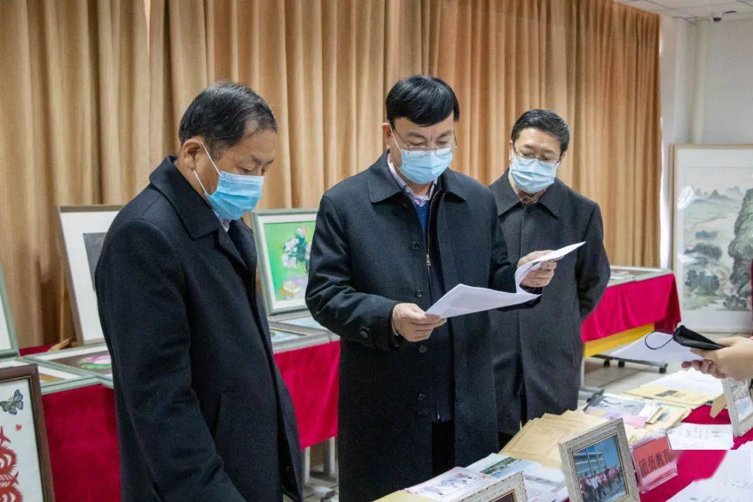 鄂尔多斯市教育体育局党组书记局长王健深入市直属4所学校实地查看