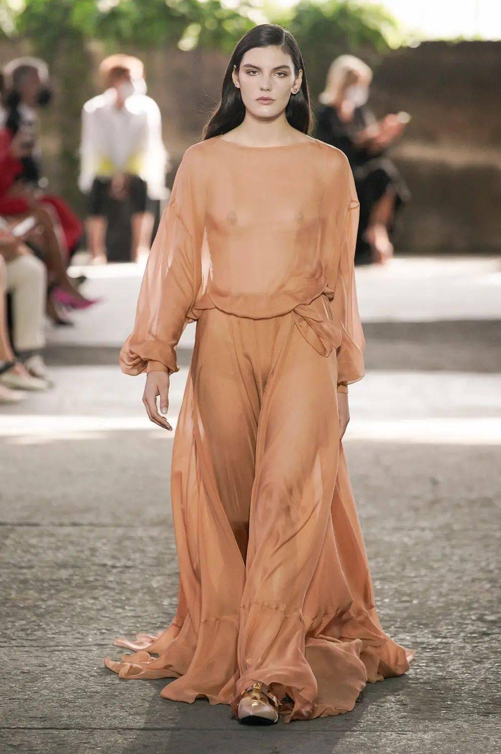 valentino2021春夏高级成衣时装发布秀