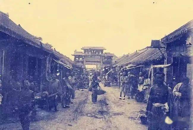 1907年8月,灵宝老城城墙塌陷出一个巨大的缺口,昔日可阻挡千军万马