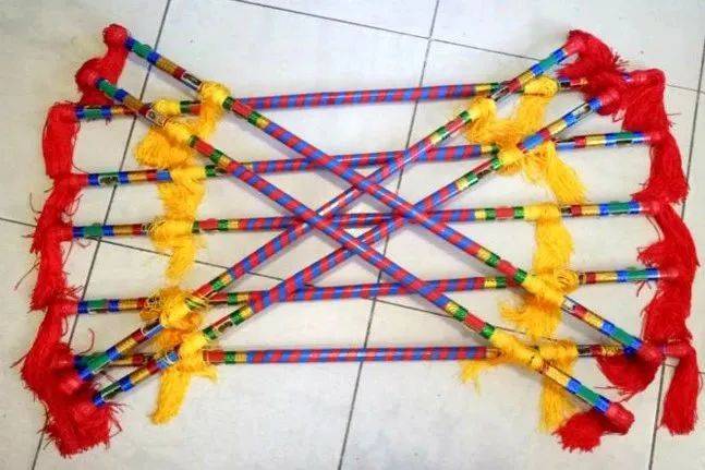 上海年俗文化打莲湘扯响铃