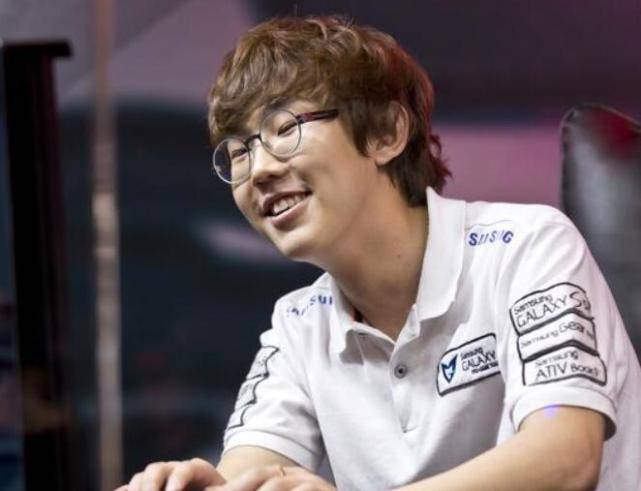 段位排行_LOL国服段位排行,退役选手登上第一名,可以和uzi一起复出