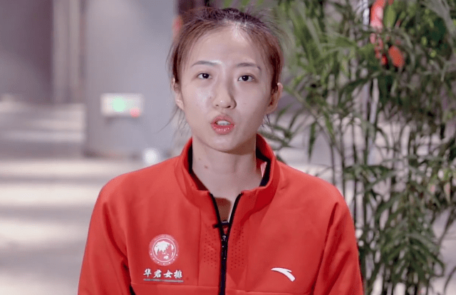 中国女排最新照片!郎平钦点王牌笑容满面,20岁新星首进国家队