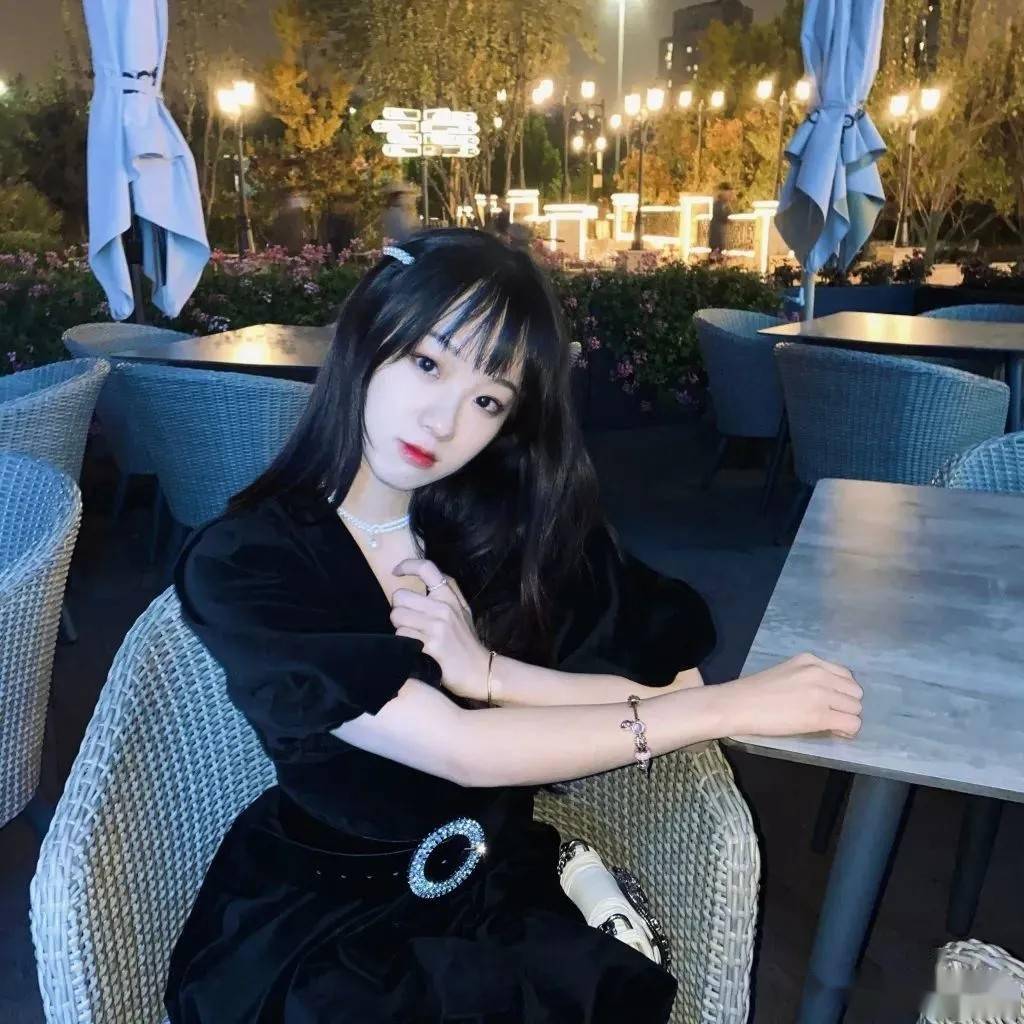 华晨宇刚官宣生女,新女友身份就疑似曝光,曾发文暗示怀念花花