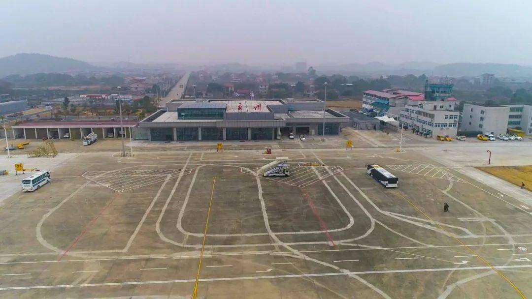 根据永州零陵机场复航计划,首架航班于2021年1月31日落地永州零陵机场