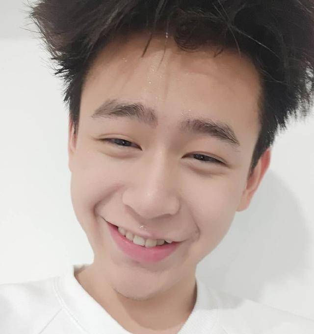 上等人解说李九!李九在无畏直播间口无遮拦借钱刷礼物不刷x出去