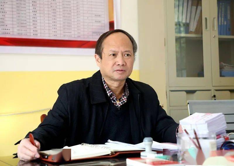 1月20日,副县长,县公安局党委书记,局长韦创一先后深入向阳镇部分行政