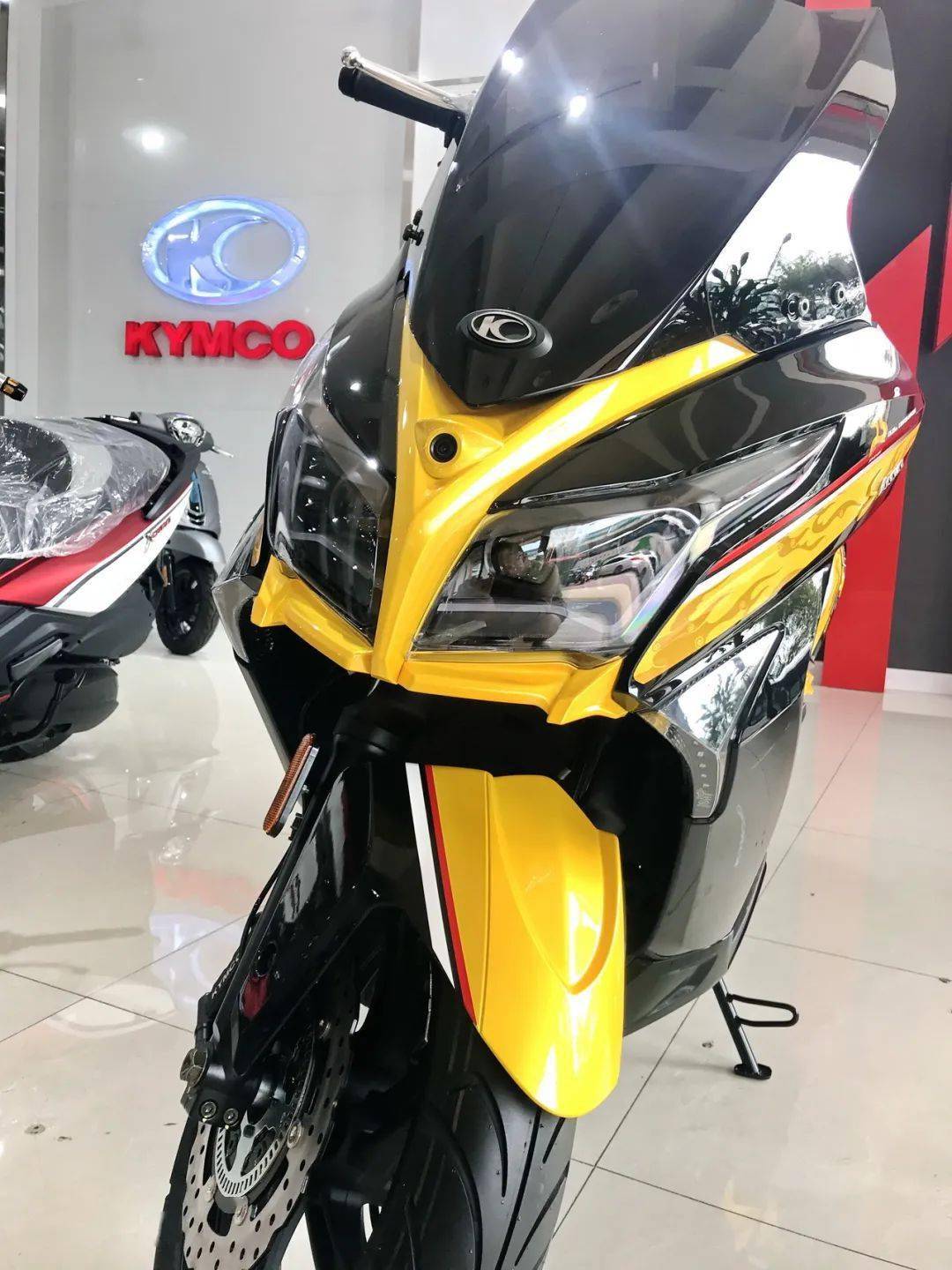 剪影改造中的老哈雷光阳赛艇400二十五周年限量版