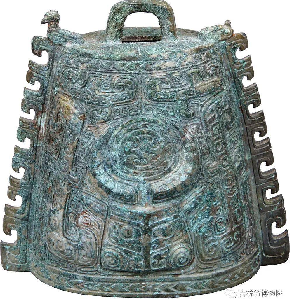 商|牛首纹立鸟青铜镈江西省博物馆藏05在十二生肖中,牛对应着地支中的