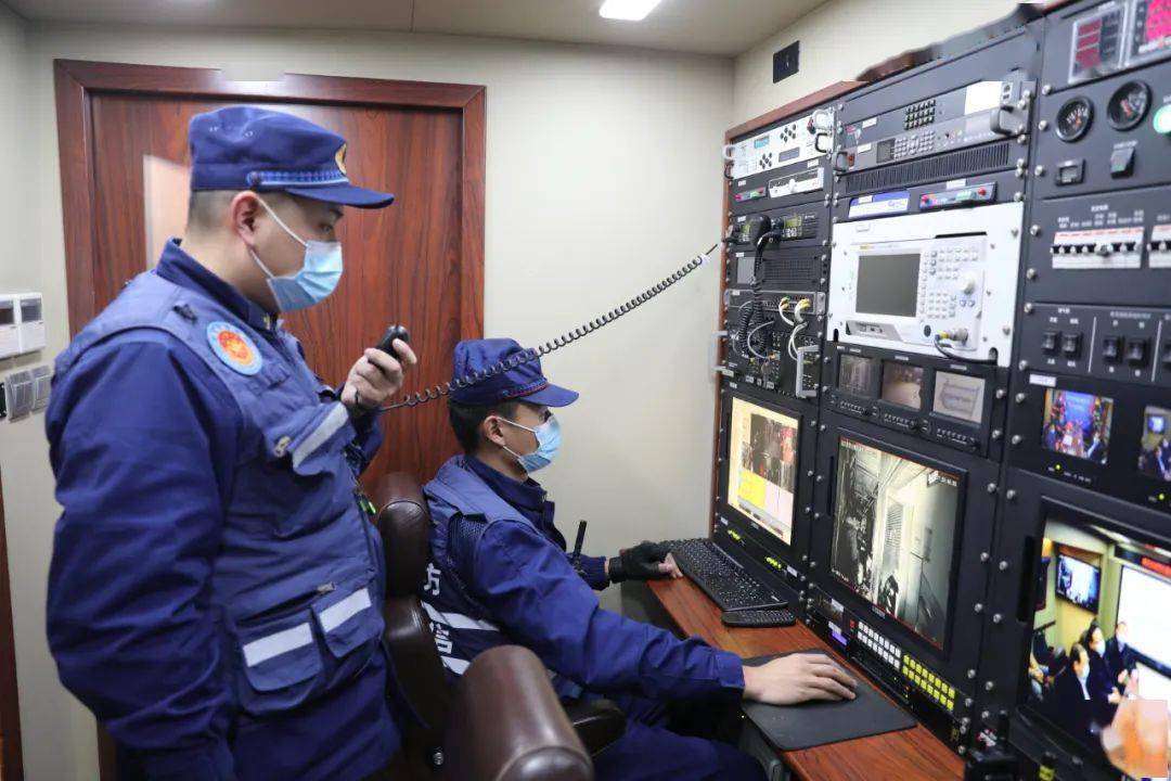 潍坊消防支队组织大型商业综合体及高层建筑灭火救援实战演练