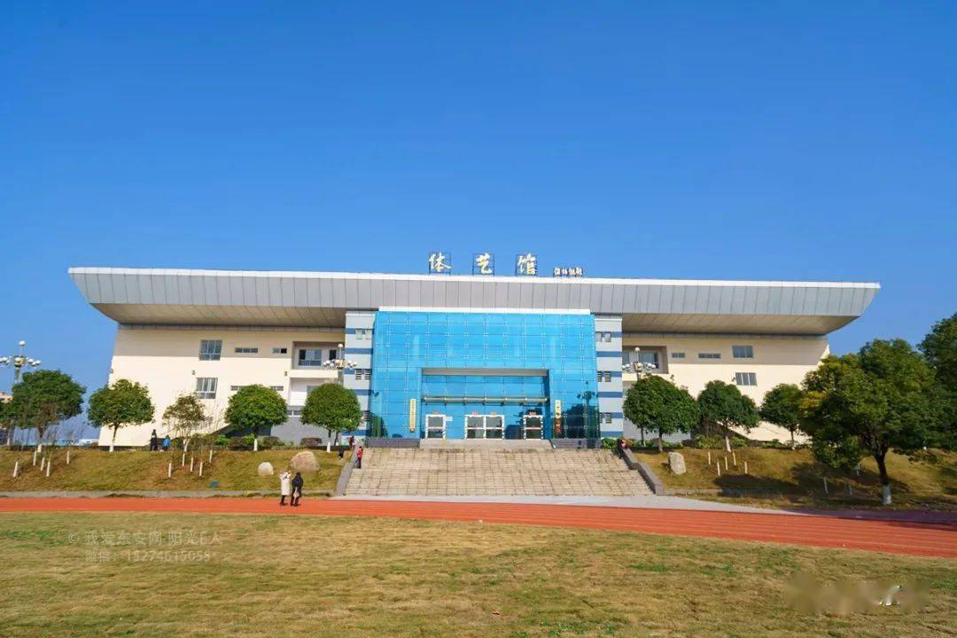 67航拍学校东安一中照片视频跟13年前对比看有什么变化