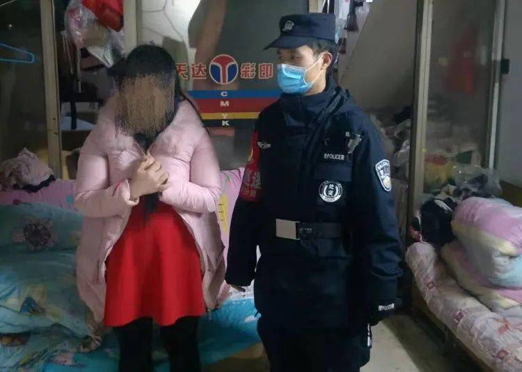 萍乡站前东路小巷子一站街女被警告教育