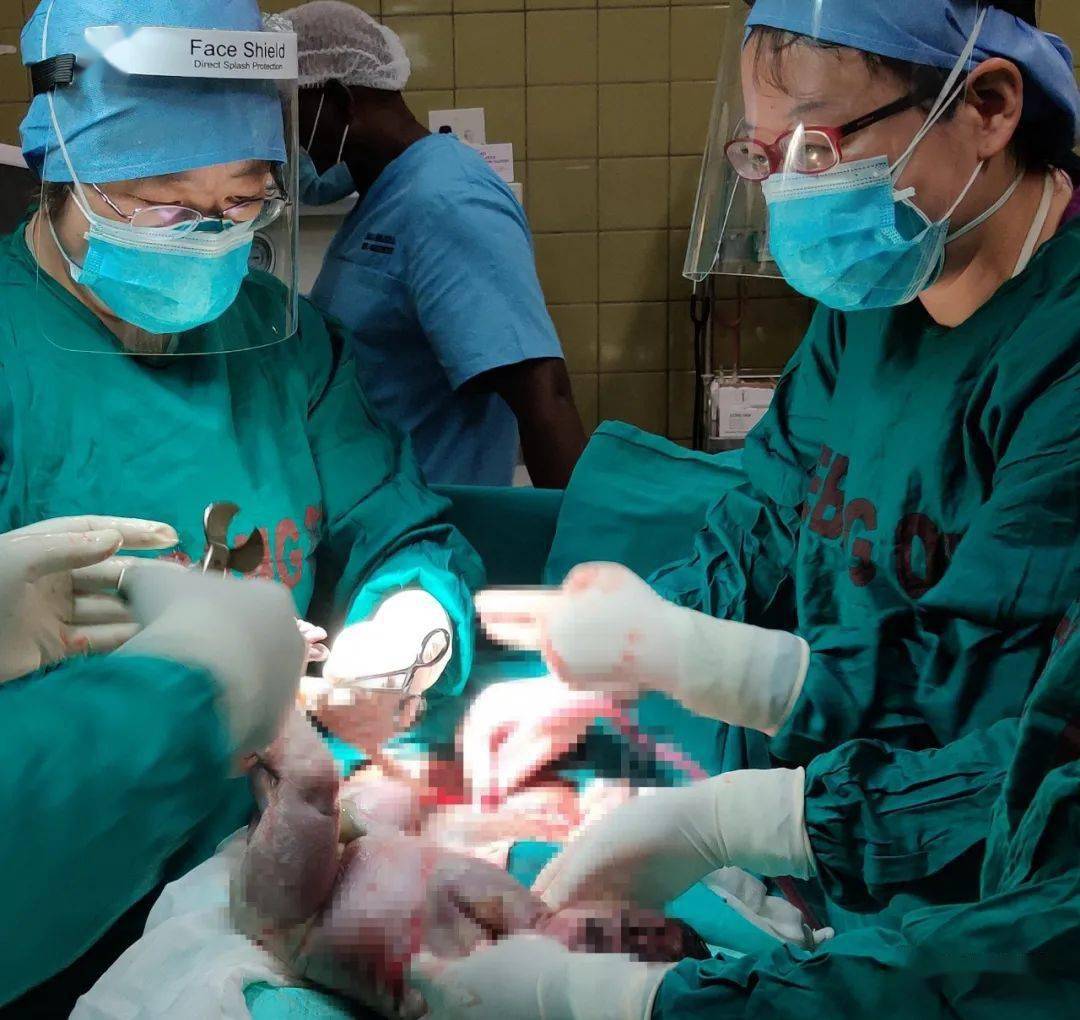 中国援莱索托医疗队抢救难产产妇