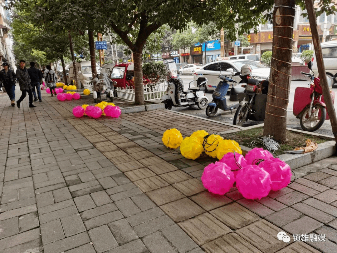 镇雄县南台街道人口_街道图片夜景(2)