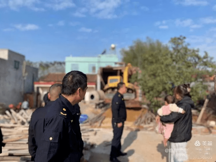 打违控违"零容忍" | 临高综合行政执法局对北门市场和临新路2宗新增