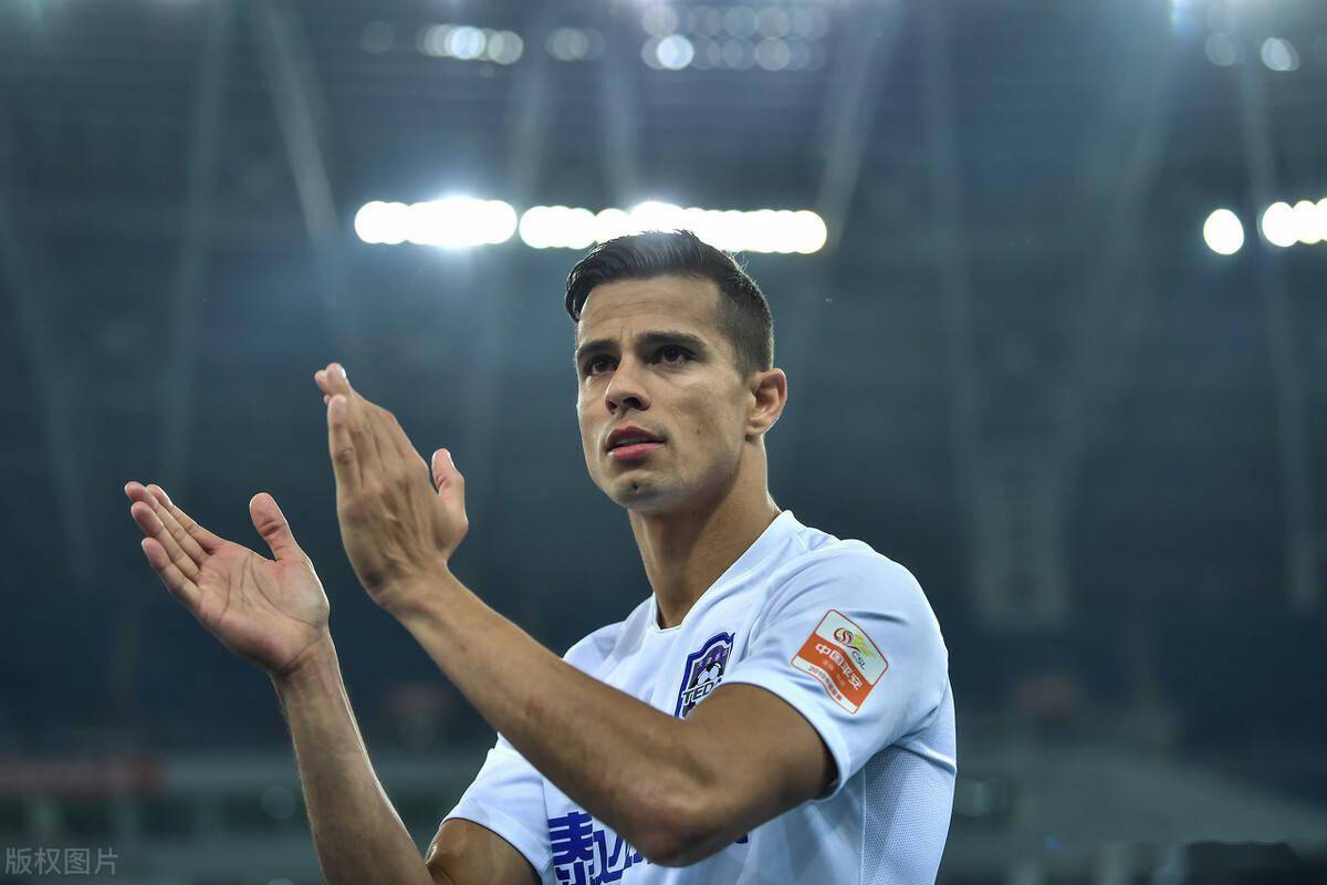 撕破脸!乔纳森刻意遮住泰达队徽 想反戈还得看命