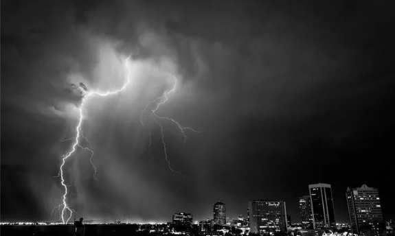 巴西上空频繁出现异象,难道天要塌了?