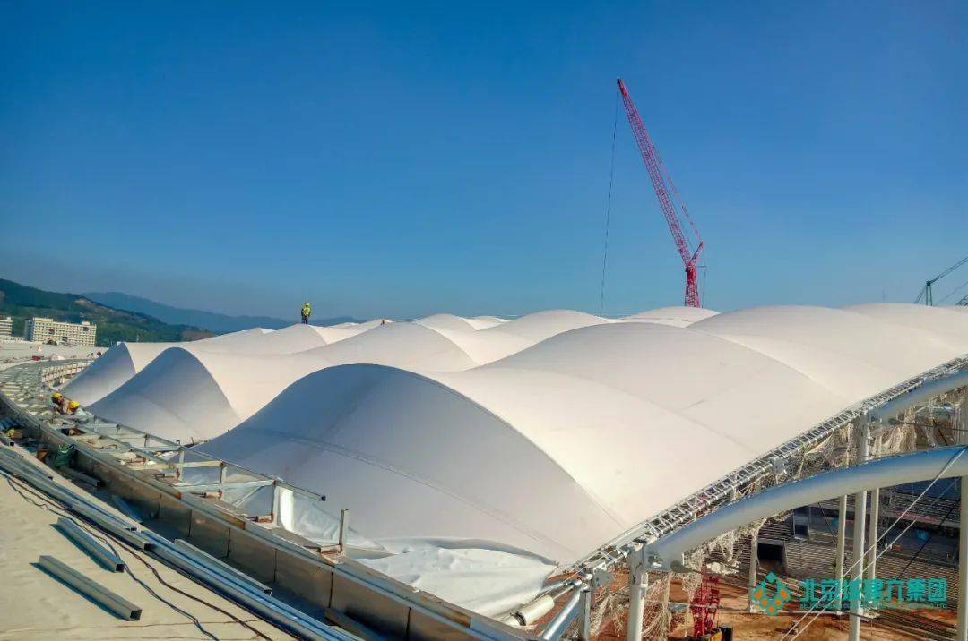 结构三亚体育场屋面系统完工钢索膜结构