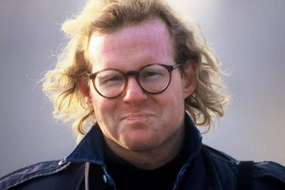 摄影师peter也从曾经年轻帅气的小伙子,变成了慈祥和蔼的大叔