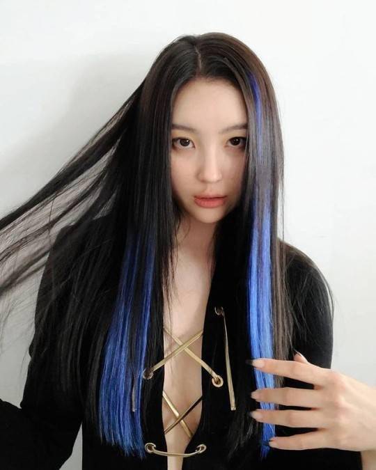 韩国女歌手宣美sns发近照新发型抢眼