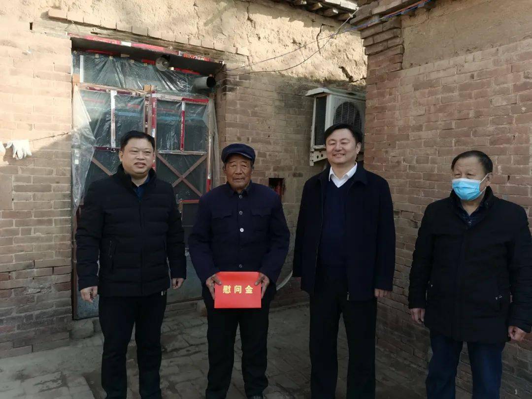 莘县人民法院院长隋得民同志到张寨镇进行走访慰问