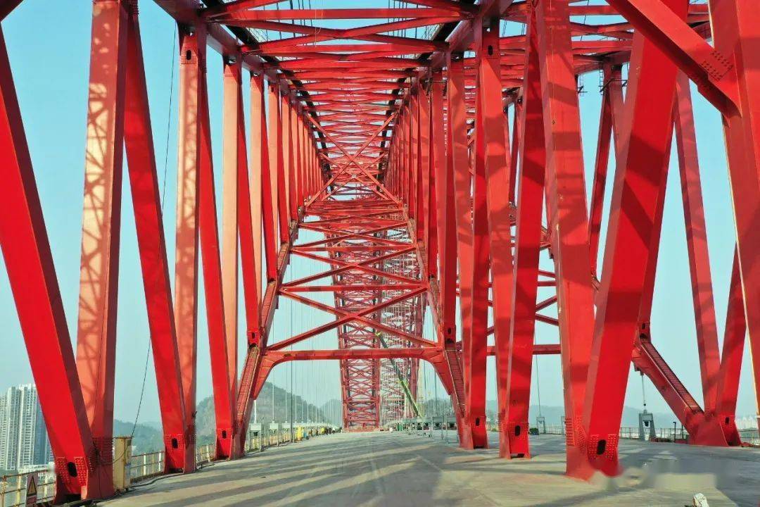 由广州南沙区建设中心建设,中国铁建大桥局施工的广州南沙明珠湾大桥
