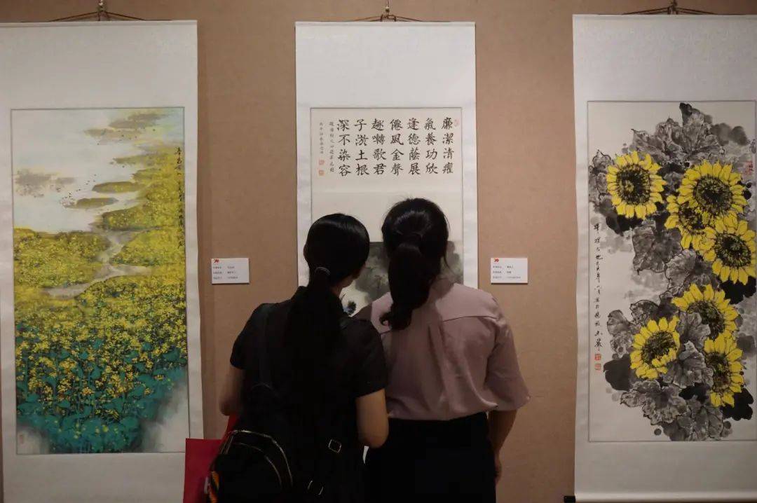 留在广州过年的你，欢迎来滨江看书画展！