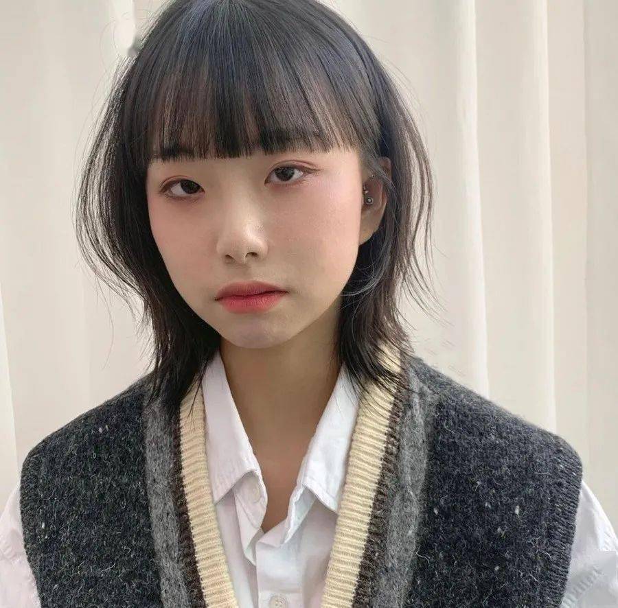 2021年的第一款新发型当然是高层次锁骨发呀