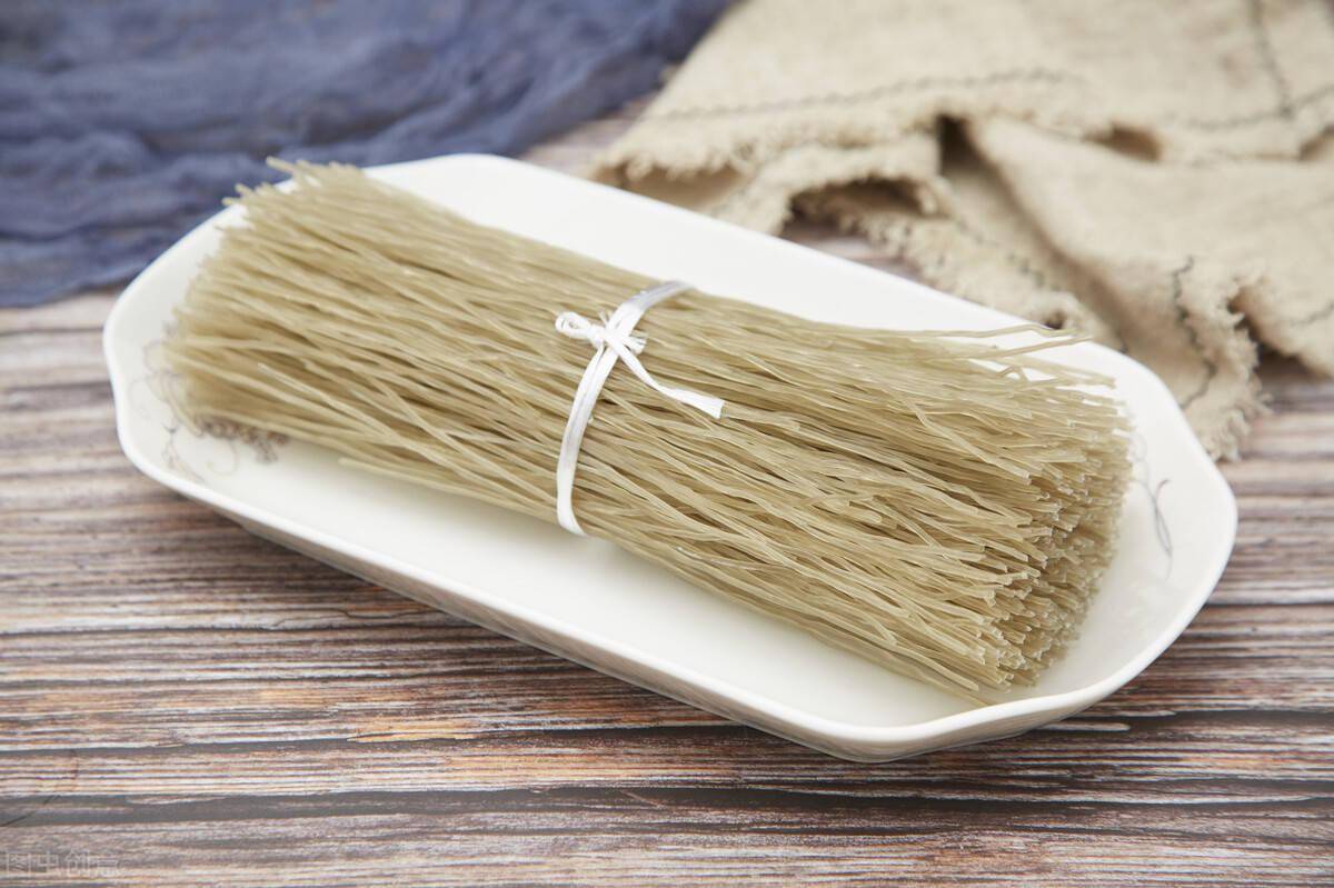 买红薯粉条遇到这3种尽量少买含有大量添加剂好吃却不健康