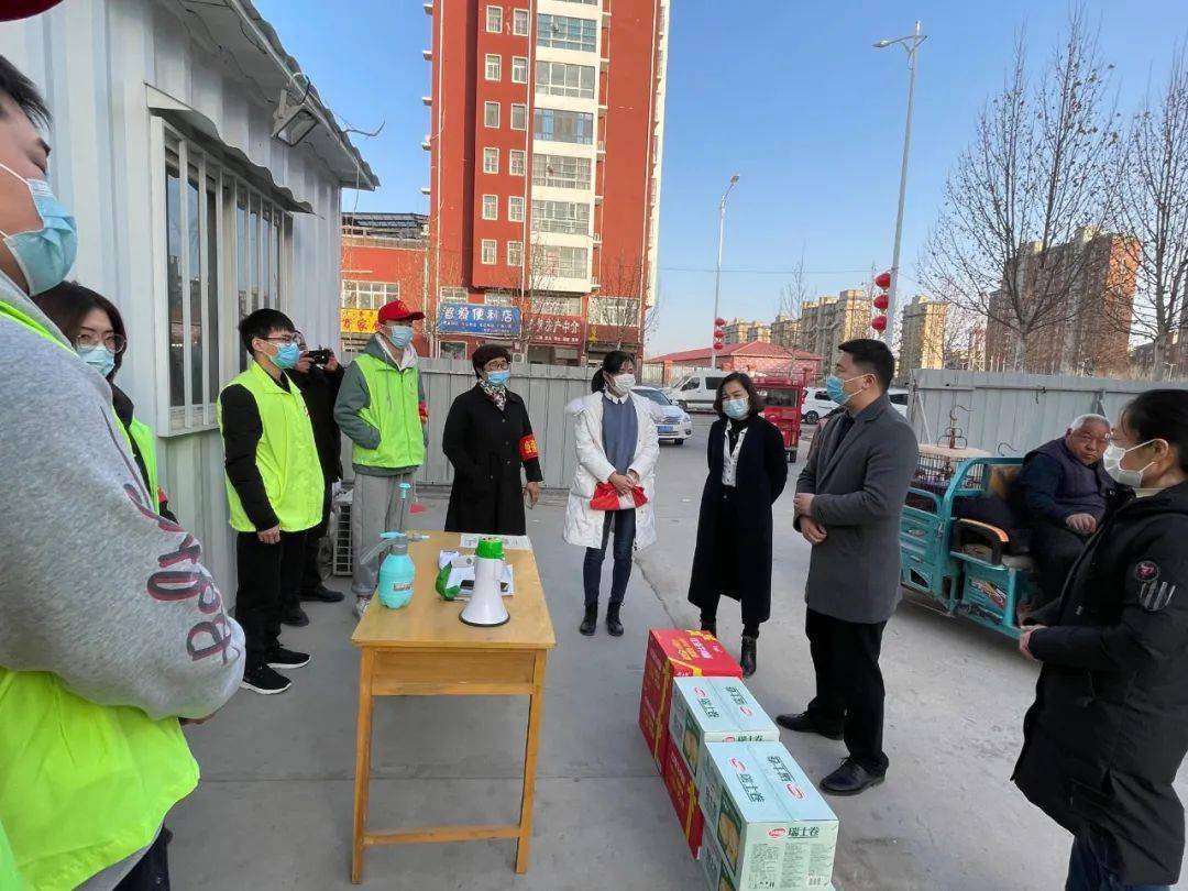 濮陽縣團委慰問梁莊鎮,渠村鄉,子岸鎮等鄉鎮大學志願者團市委副書記張