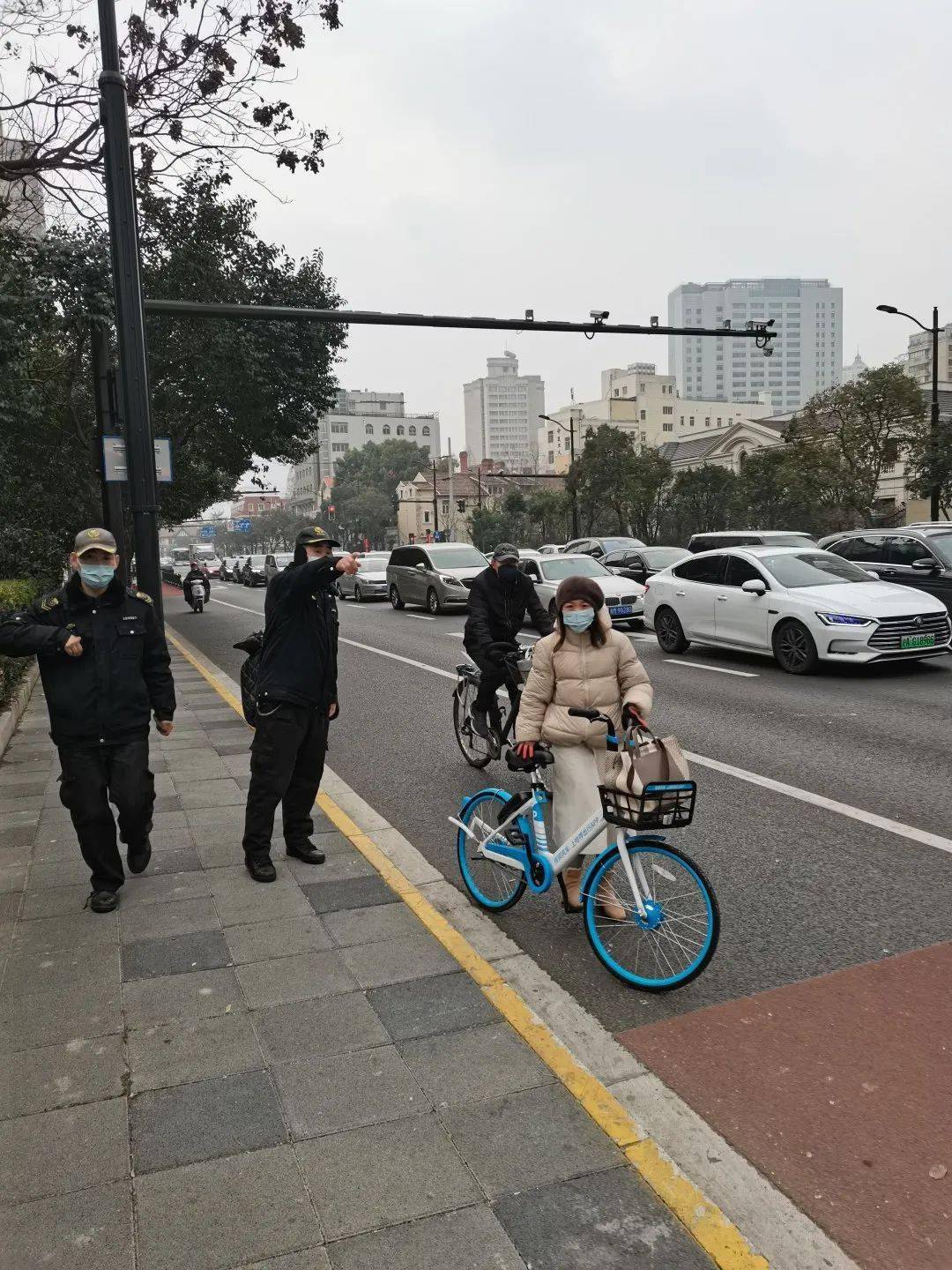 共享单车停车区域谁管 aca7977ec34d45ef89b0075393183f89.jpeg