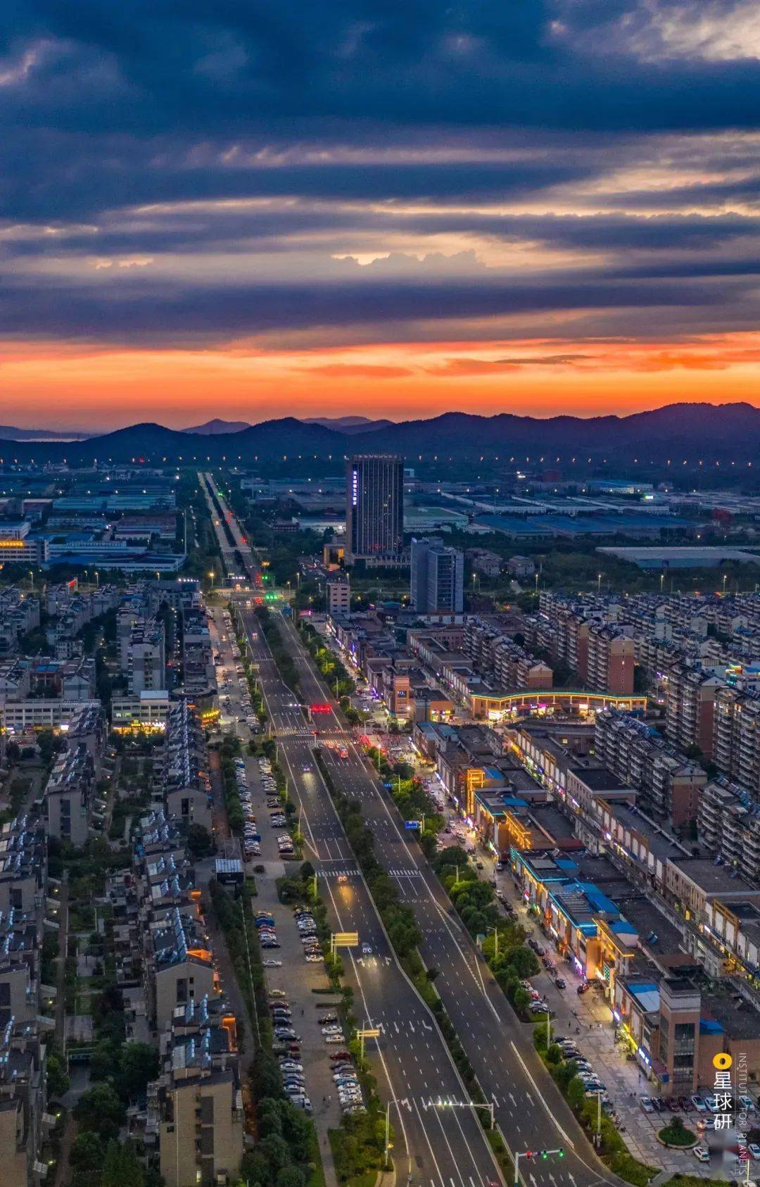 溧阳城市夜景(图源:星球研究所)引用数据及观点请注明来源:克而瑞