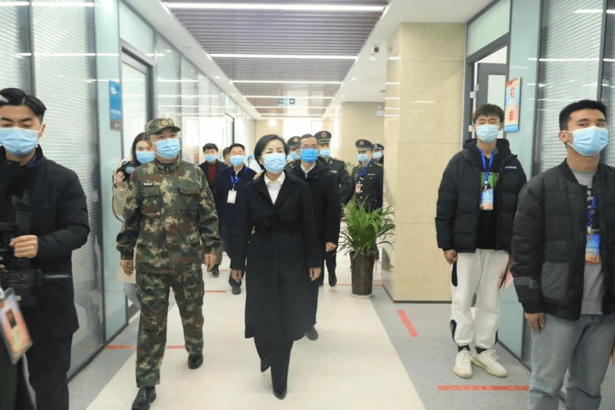 濮阳市委常委,濮阳军分区政委李建林,副市长,市公安局局长王延青一行